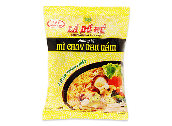 Instant-Ramen-Nudeln mit Gemüse und Pilzgeschmack