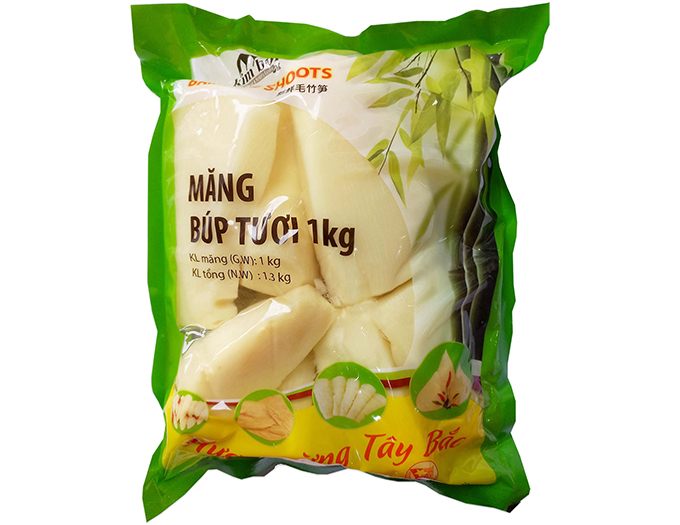 Vorgekochter Bup-Bamboo im Wasser „Mang Cu Bup Tuo
